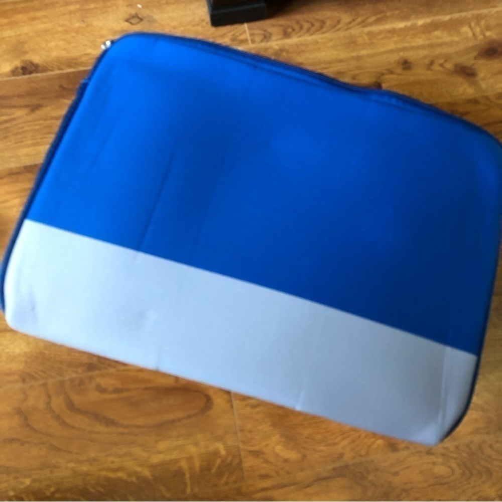 Padded half zip laptop case